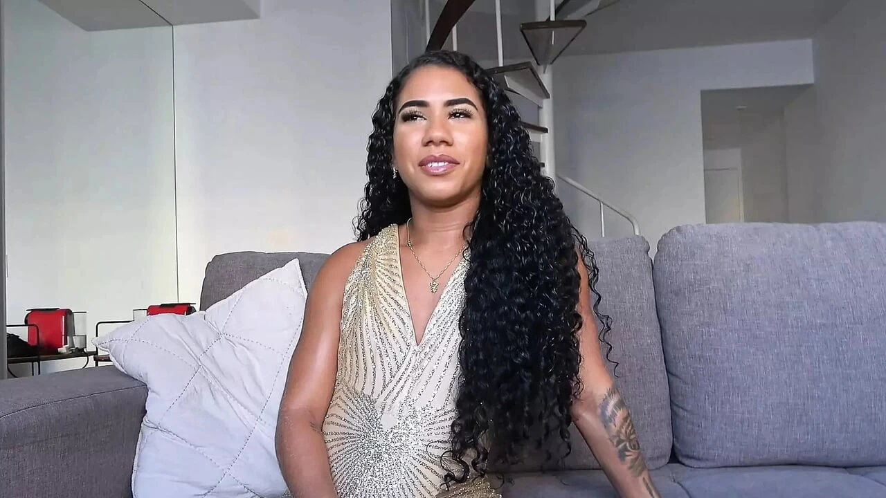 Ateşli Brezilyalı fitness modeli xxxl menajeri tarafından sert sikiliyor!
