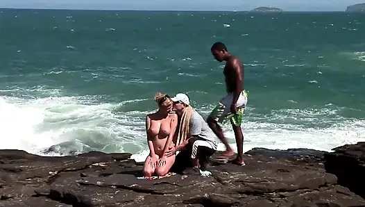 Tara получает двойное проникновение