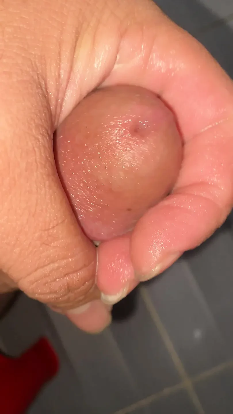 I was taking a shower in the big box when my was dancing, I couldn't resist because my was dancing