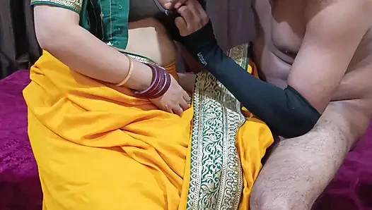 Сексуальную горячую бхабхи трахнули, когда была одна дома