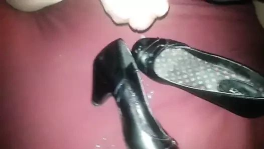 Düşük topuklu ayakkabılara boşalma