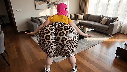 Big-bootied girl in animal print shaking it sexy