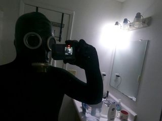 Bath in Zentai and Gas Mask