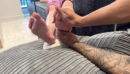 Footjob, fußmassage, fuß dangle, großer cumshot