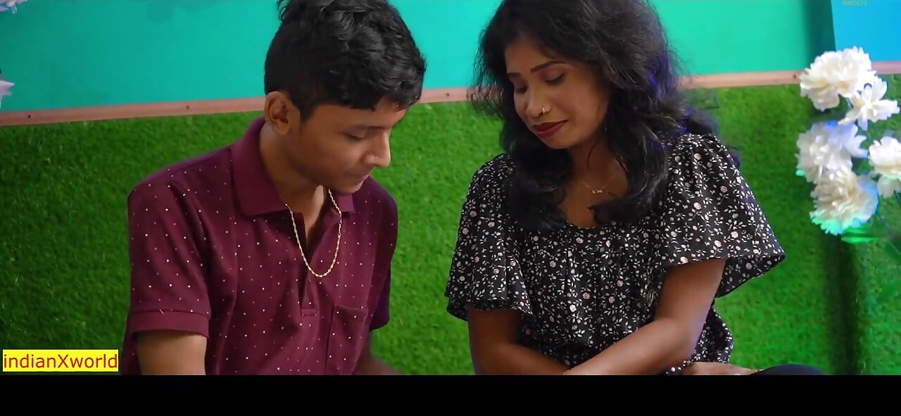 Adik tiri umur 18 tahun ngentot sama abang tirinya yang masih remaja! Video rekaman seks gadis hot india!