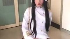 Chica japonesa sin cortar rocía esperma