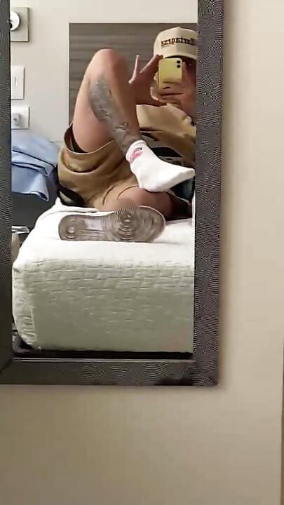 MY SLAVE ADORES MY SWEATY FEET ON MY VACATION IN CARTAGENA