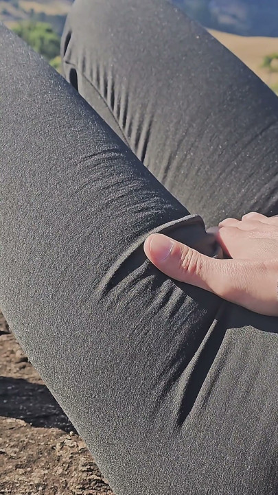 Husband didn't want to accompany his wife to the viewpoint, so I, the tour guide, fucked her hot ass | Clip 1