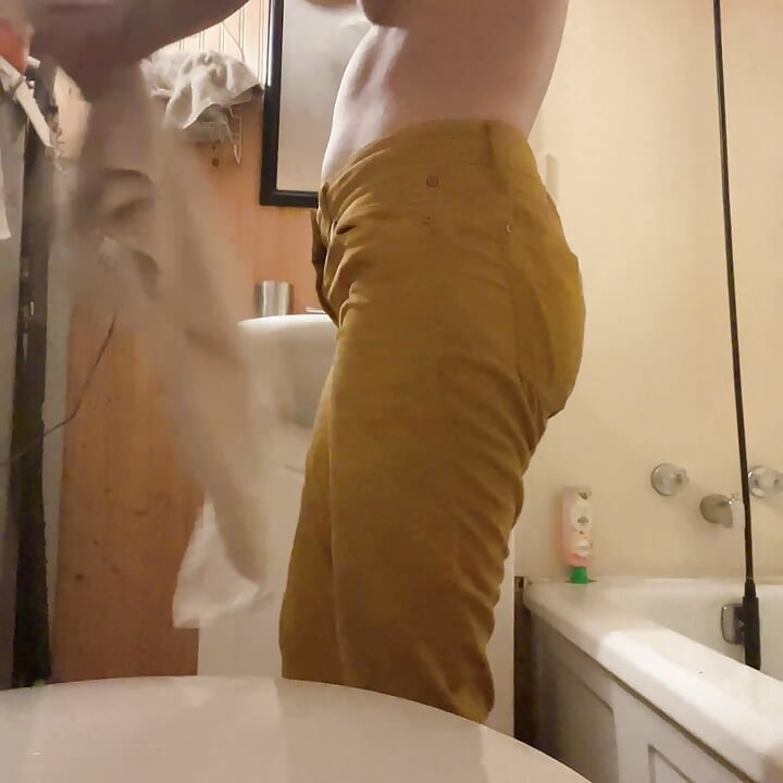 Zierlicher körper mit behaariger muschi, Natur hana in der dusche nass