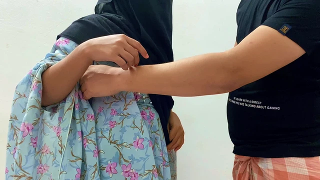 Tailors excited and fucked Bhabhi