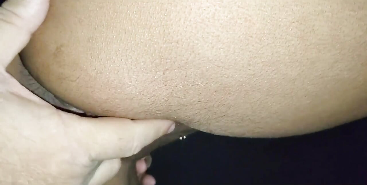 Jeg sugde Strangers kuk i gloryhole på swingersklubben!