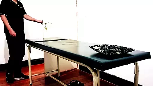 Waxing porn video – Waxing client gets horny and has sex with the waxer.