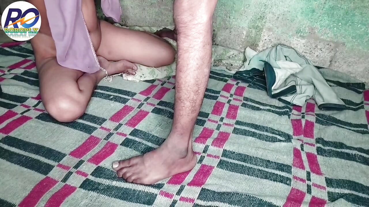 Desi freundin aus Mumbai kam und fickte freund in doggystyle jeans, t-shirt mit hindi audio claire vaise, volles video