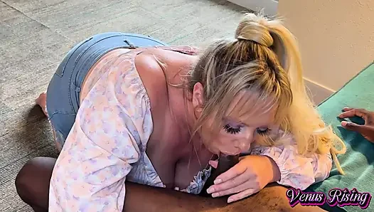 Slutty MILF Suck Her BBC Stepson and Gets Huge Facial