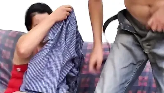 Tombul kadın sert sikiliyor ve ağzına püskürtülür