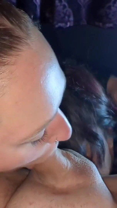 ハロウィーンパーティー前のふしだらな継娘BLOWとRIM継父 | クリップ 3