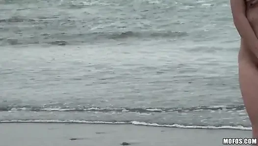 Perverse auf Patrouille - jeanie Marie Sulivan nackt am strand warum nicht ficken