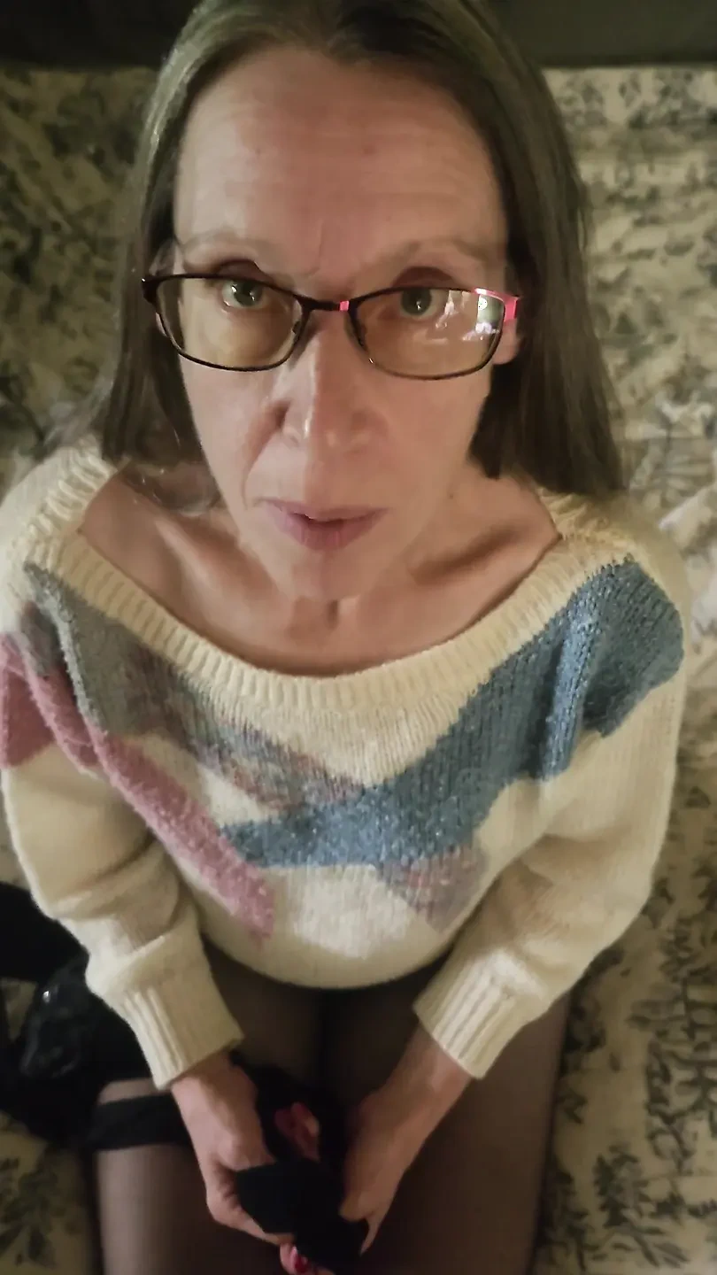 Goode Girl Nylonplay with Hubby’s Cock and Balls