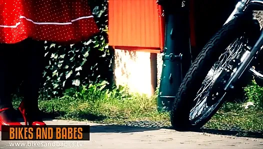 Amelia de luxe - fahrräder und schätzchen tv sexy videos