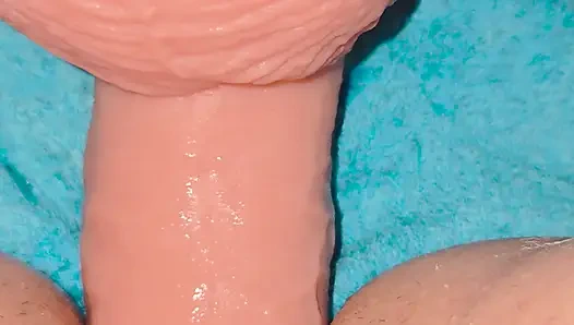 Трахаю, уничтожение задницы с 2 дилдо, чередование дилатации с сексуальной милфой Ana Liz