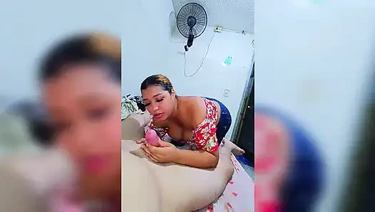 Gerçek bir fahişe tutuyor, prezervatifi çıkarıyorum ve Medellin, Kolombiya'nın hoşgörü bölgesindeki bir motelde sikişiyoruz