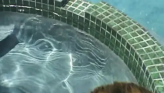 College Geständnisse: Heiße Pool-Affäre