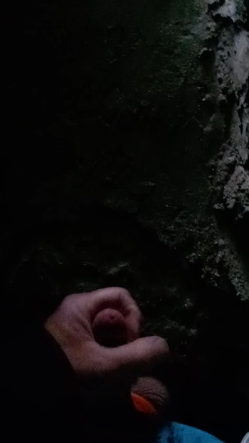 Was horny again to jerk off outside