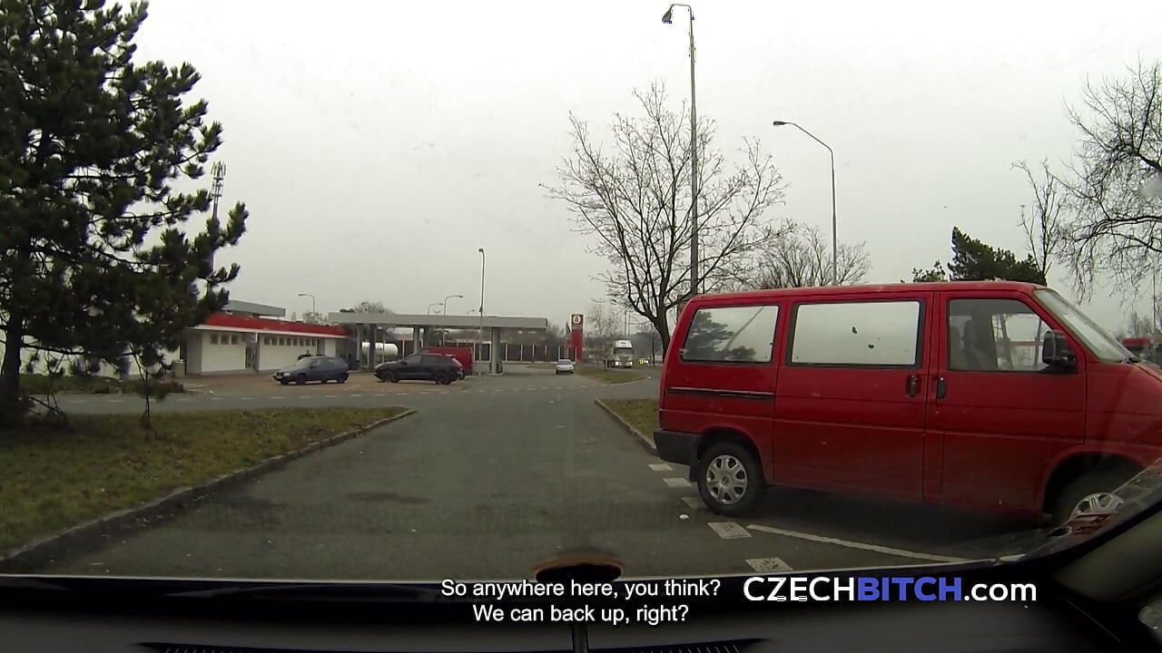 Raw fucking with an eager brunette in the car (Czech Bitch)