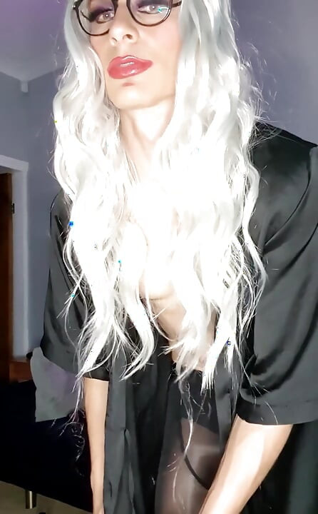 Calças brilhantes, vestido de nylon