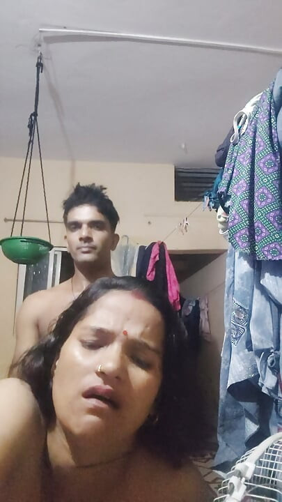 Deshi bhabhi ki chudai video hindi me