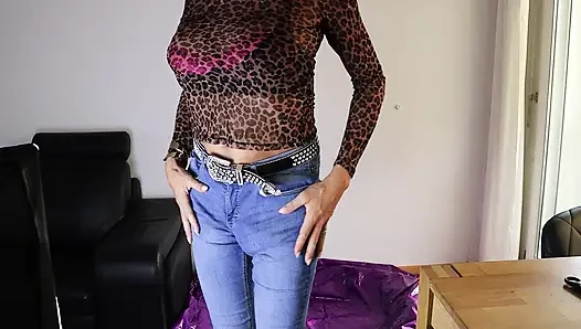 Peeing my pants and cumming thick