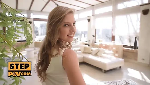 POV - трахаю блондинку жадную до спермы шлюшку Jayla De Angelis
