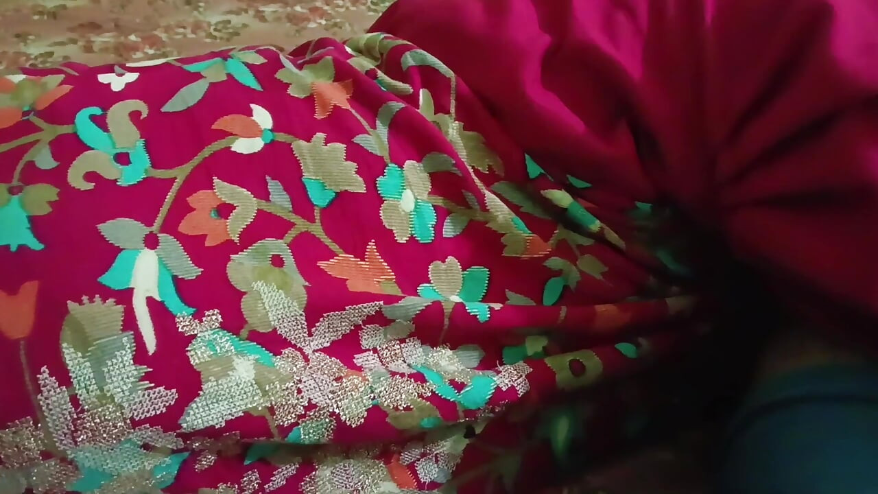 Pados ki bhabhi ke sath kiya romantic sex