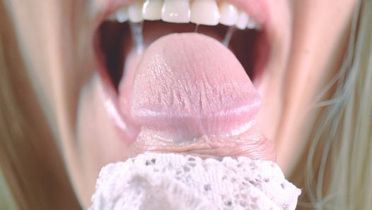 Mamada sensual con lengua y orgasmo perfectamente arruinado