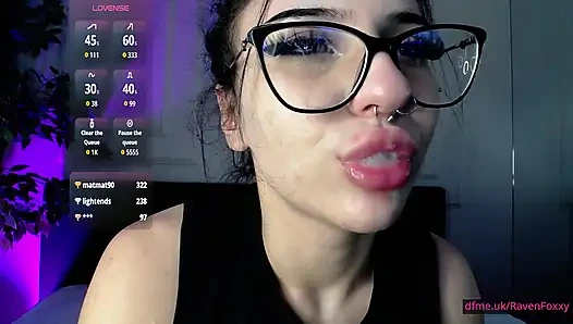 RavenFoxxy имеет вид сексуальной уверенности, которая остается в вашей голове