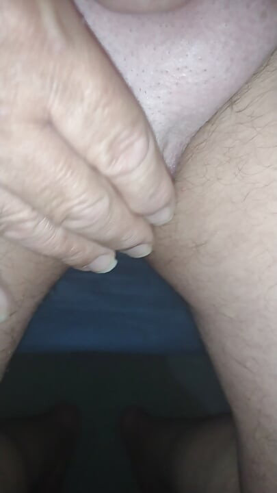 Pocieranie mojego małego łechtaczka jak dziewczyna mm tak miło!