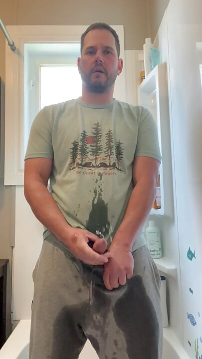 Pee sweatpants
