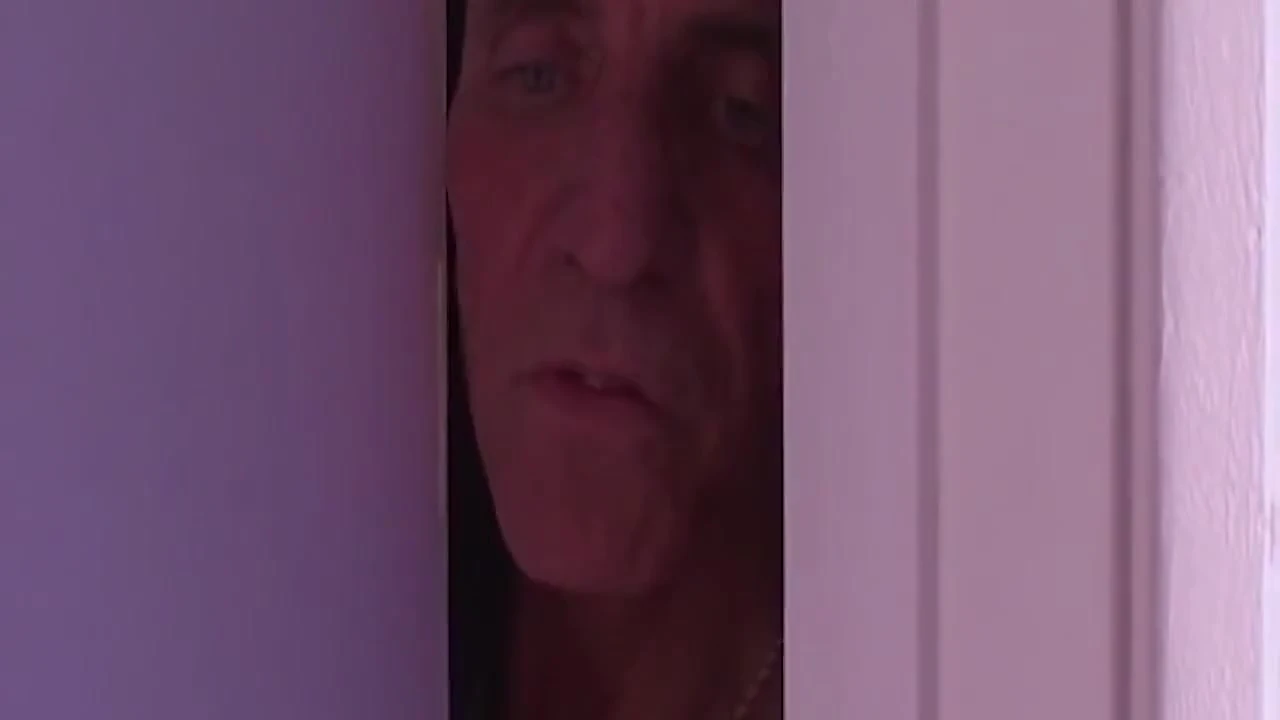 Ekose etekli olgun sarışın yarak emiyor ve sert biniyor