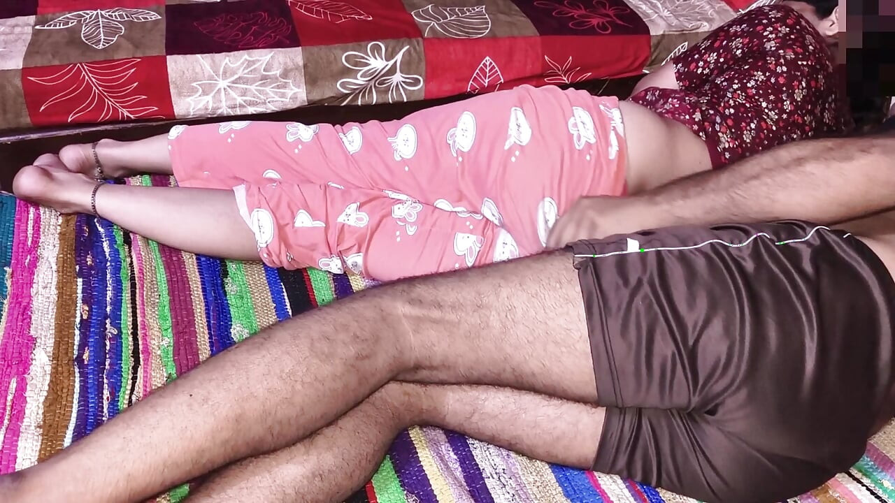 Prim-plan cu scenă de futai cu cupluri sexy indiene