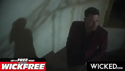 WICKED - Kimmy Granger кричит от удовольствия от слишком большого долбежа