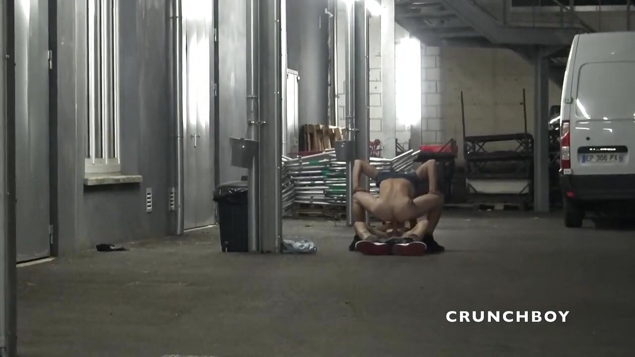 Gej zerżnięty przez prosto dyskretną kamerę exhib cruising