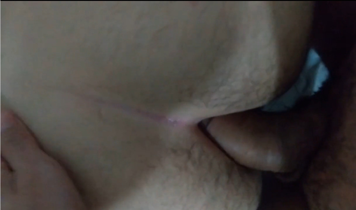 Trẻ người với lớn đít fucked bareback qua lớn uncut tinh ranh