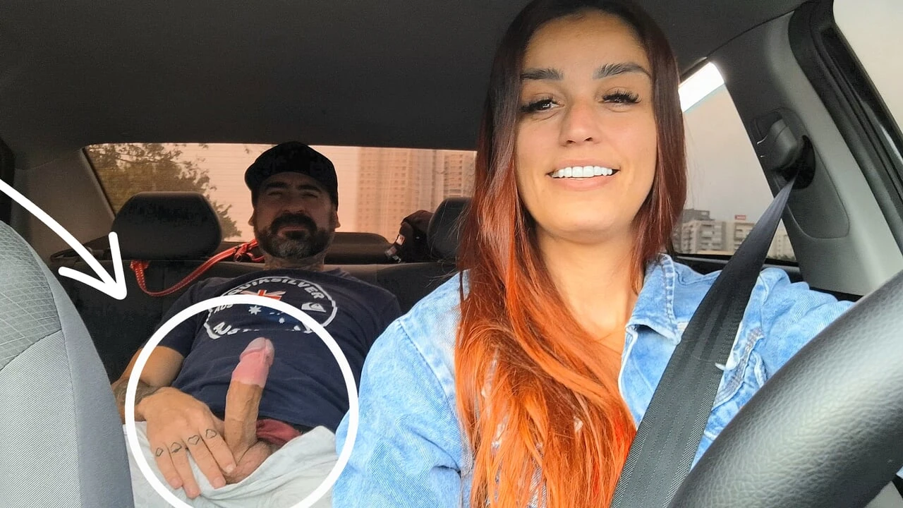 Motorista de app pega passageiro se masturbando por trás!