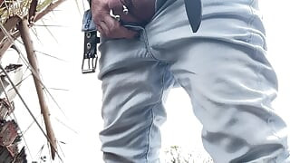 Nice piss in the afternoon