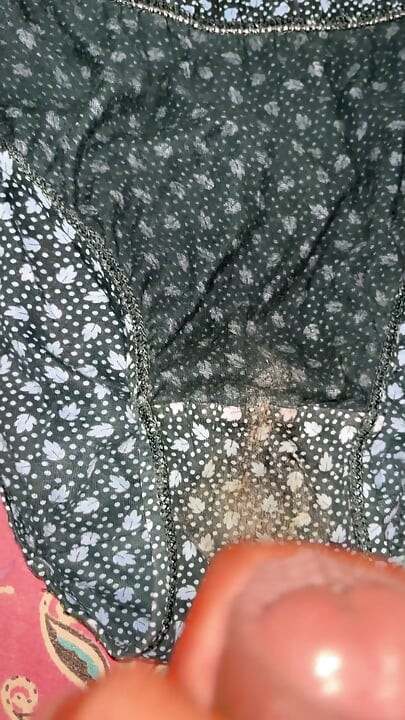 My stepdaughter is very dirty and smelly panties
