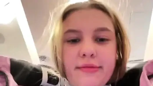 Extreme cumming in the locker room with jucielussie