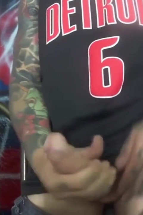 Tattooed Jerking off and Cumming Yummy