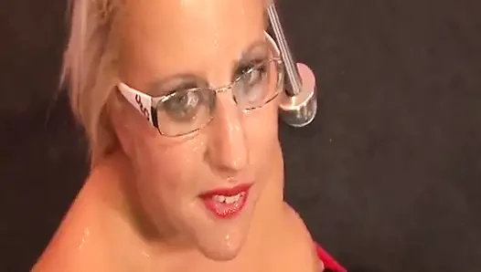 Geile Blondine Wird Draußen Hart Im Team Gefickt