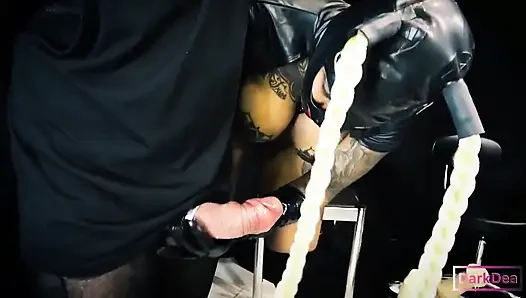 Ratu pelacur nakal "dark dea" bagian ikatan. 12 (ekstrem- fetish- bondage- femdom)