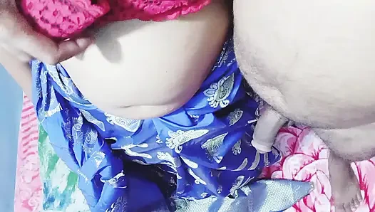 Schöne sexy bhabhi beginnt neues leben